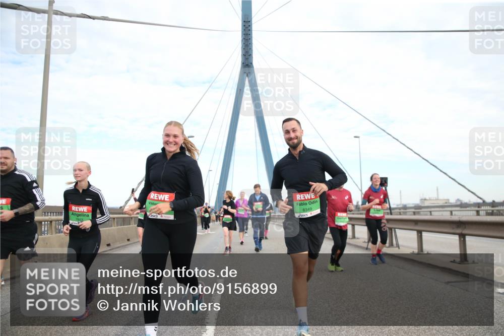 03.10.2025 - Köhlbrandbrückenlauf Jannik Wohlers http://msf.ph/oto/9156899 03.10.2025 15:34:38 Position 1 7803, 8349 meine-sportfotos.de