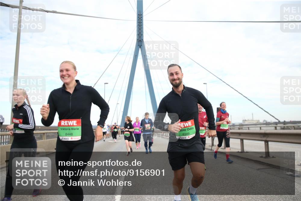 03.10.2025 - Köhlbrandbrückenlauf Jannik Wohlers http://msf.ph/oto/9156901 03.10.2025 15:34:38 Position 1 8448, 8349 meine-sportfotos.de