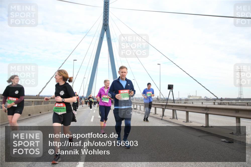 03.10.2025 - Köhlbrandbrückenlauf Jannik Wohlers http://msf.ph/oto/9156903 03.10.2025 15:34:40 Position 1 9732, 7878 meine-sportfotos.de