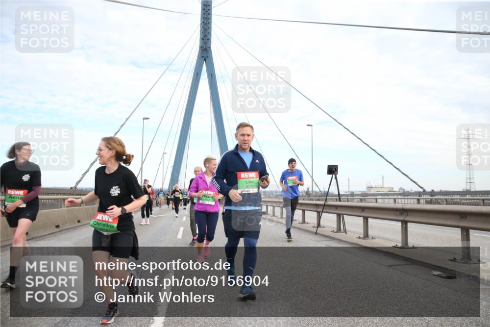 03.10.2025 - Köhlbrandbrückenlauf Jannik Wohlers http://msf.ph/oto/9156904 03.10.2025 15:34:40 Position 1 9732, 7878 meine-sportfotos.de