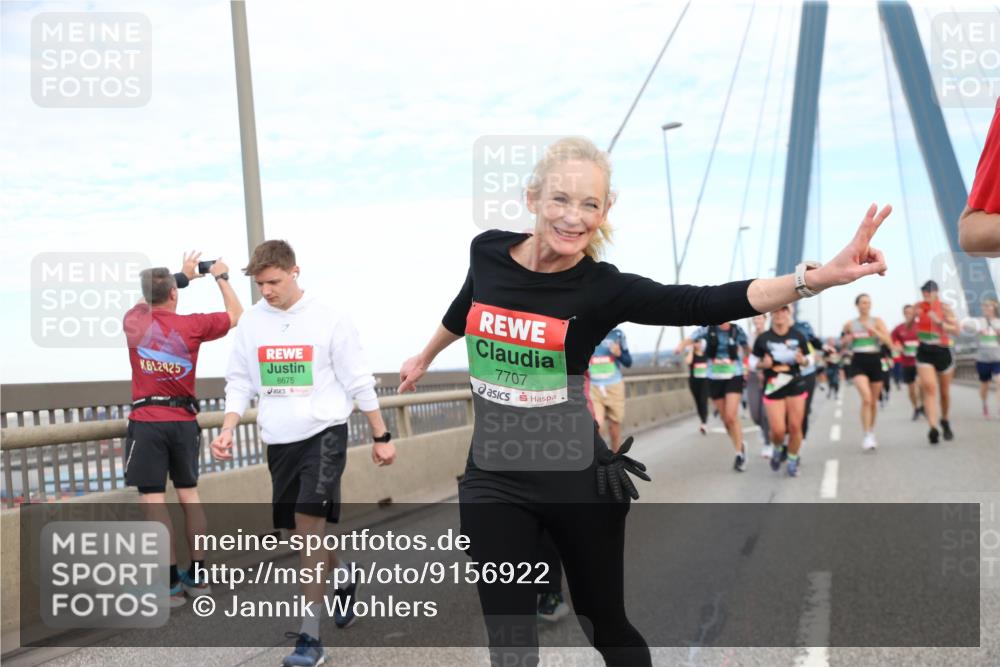 03.10.2025 - Köhlbrandbrückenlauf Jannik Wohlers http://msf.ph/oto/9156922 03.10.2025 15:34:47 Position 1 2125, 8675, 7707 meine-sportfotos.de