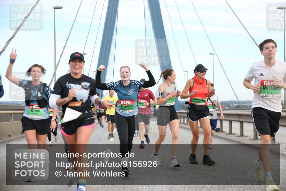 03.10.2025 - Köhlbrandbrückenlauf Jannik Wohlers http://msf.ph/oto/9156926 03.10.2025 15:34:49 Position 1 8869, 8868, 9431, 7779, 7799 meine-sportfotos.de
