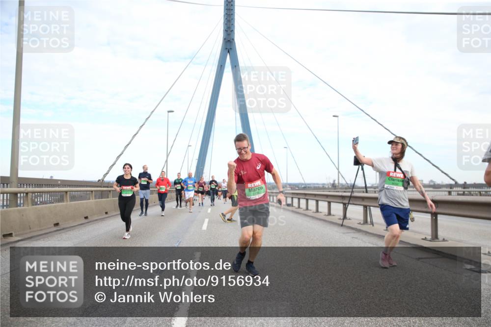 03.10.2025 - Köhlbrandbrückenlauf Jannik Wohlers http://msf.ph/oto/9156934 03.10.2025 15:34:51 Position 1  meine-sportfotos.de