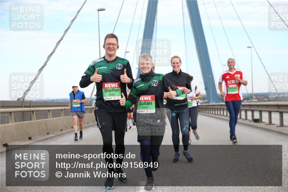 03.10.2025 - Köhlbrandbrückenlauf Jannik Wohlers http://msf.ph/oto/9156949 03.10.2025 15:34:56 Position 1 96, 9062, 9064, 96 meine-sportfotos.de