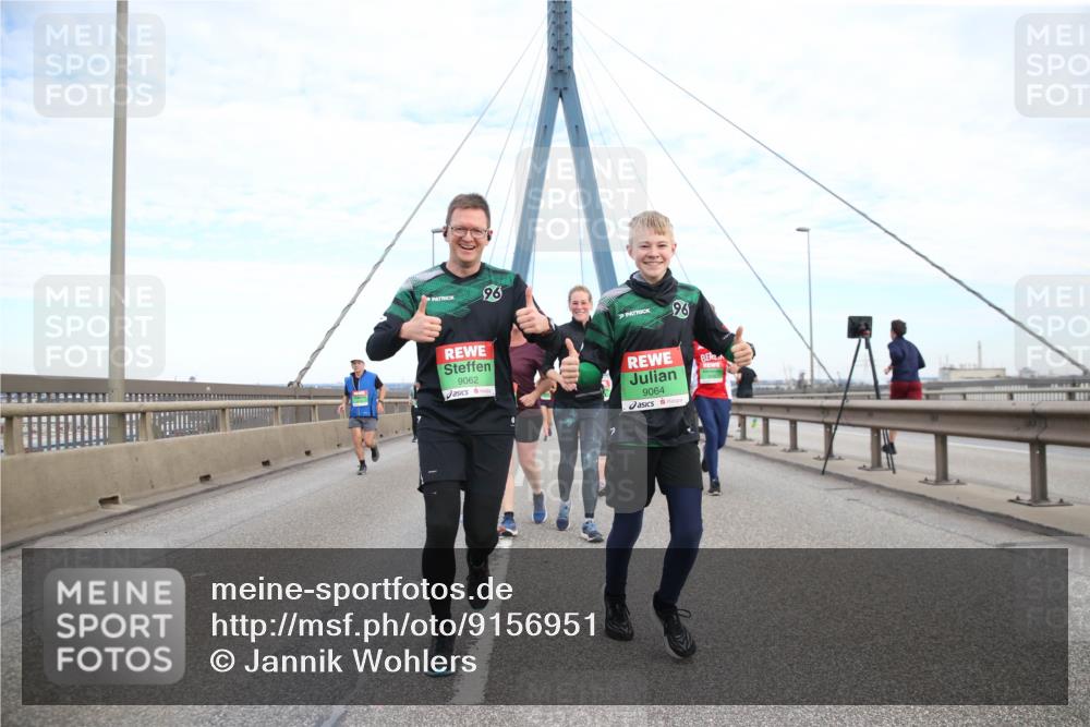 03.10.2025 - Köhlbrandbrückenlauf Jannik Wohlers http://msf.ph/oto/9156951 03.10.2025 15:34:57 Position 1 9062, 96, 9064, 96 meine-sportfotos.de