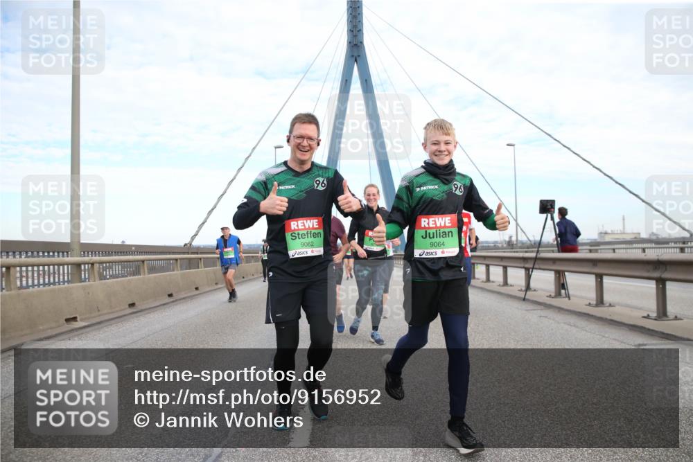 03.10.2025 - Köhlbrandbrückenlauf Jannik Wohlers http://msf.ph/oto/9156952 03.10.2025 15:34:57 Position 1 96, 9062, 9064, 96, 7 meine-sportfotos.de