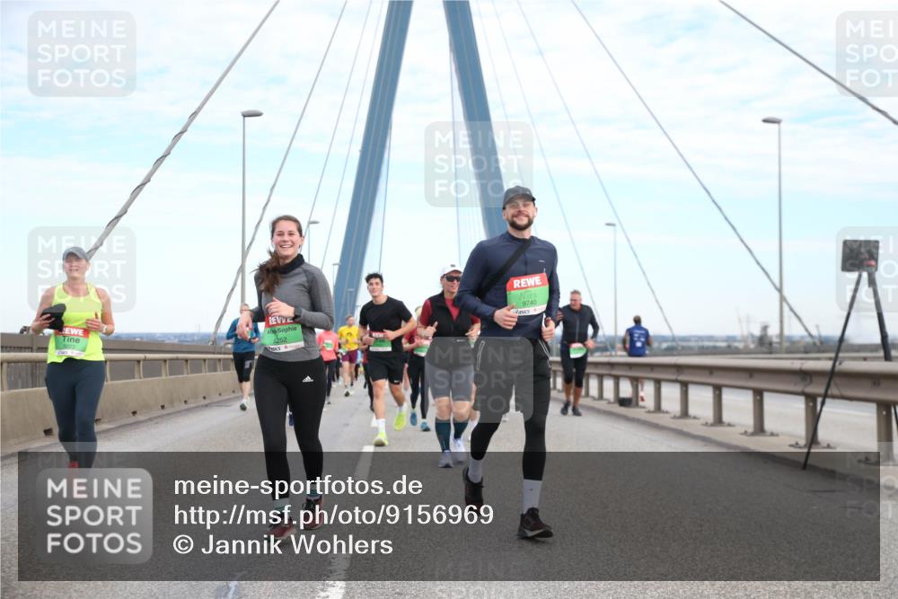 03.10.2025 - Köhlbrandbrückenlauf Jannik Wohlers http://msf.ph/oto/9156969 03.10.2025 15:35:04 Position 1 8252, 9740 meine-sportfotos.de
