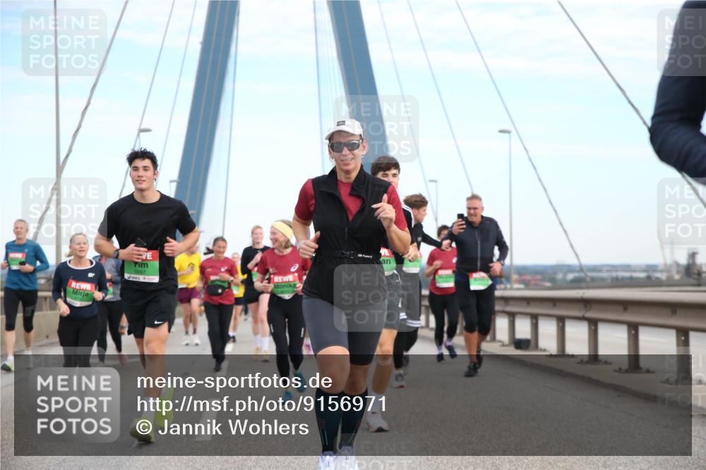03.10.2025 - Köhlbrandbrückenlauf Jannik Wohlers http://msf.ph/oto/9156971 03.10.2025 15:35:05 Position 1 9267 meine-sportfotos.de