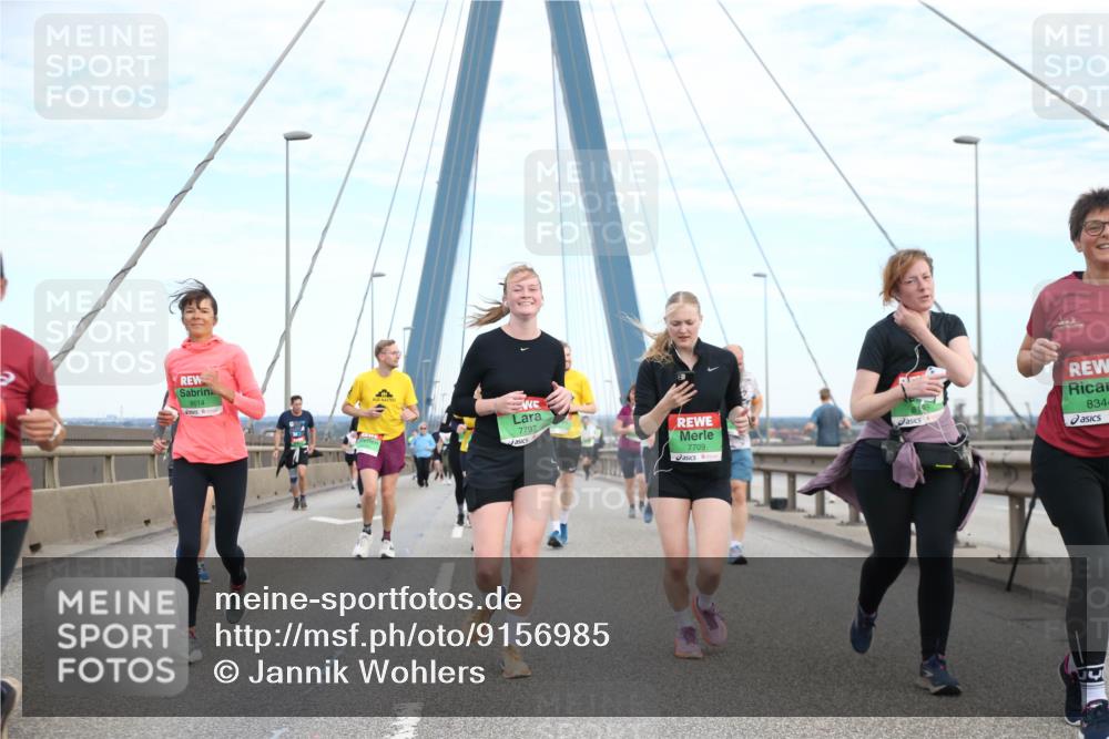 03.10.2025 - Köhlbrandbrückenlauf Jannik Wohlers http://msf.ph/oto/9156985 03.10.2025 15:35:10 Position 1 8614, 7797, 7709, 8344 meine-sportfotos.de