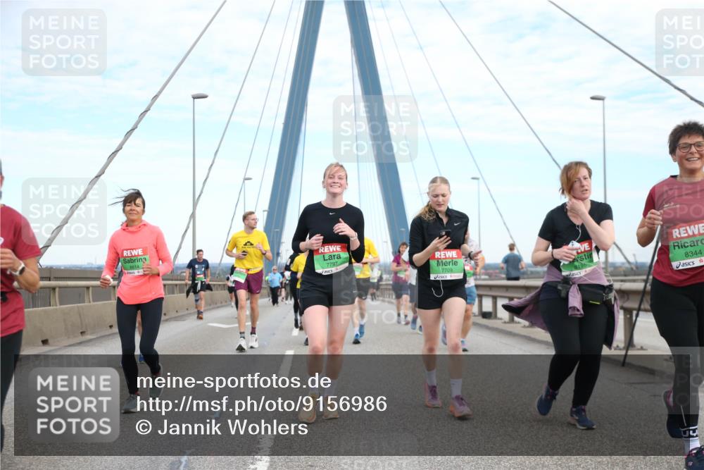 03.10.2025 - Köhlbrandbrückenlauf Jannik Wohlers http://msf.ph/oto/9156986 03.10.2025 15:35:10 Position 1 8614, 7797, 7709, 8195, 8344 meine-sportfotos.de