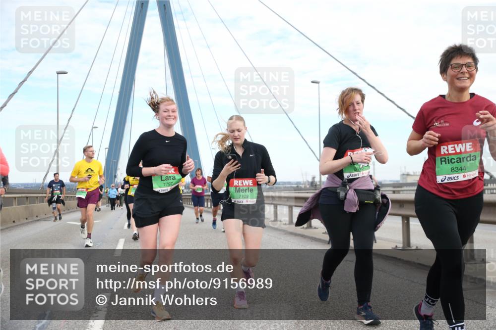 03.10.2025 - Köhlbrandbrückenlauf Jannik Wohlers http://msf.ph/oto/9156989 03.10.2025 15:35:11 Position 1 7797, 7709, 8196, 8344 meine-sportfotos.de