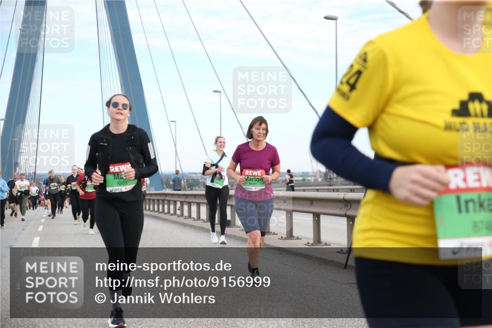 03.10.2025 - Köhlbrandbrückenlauf Jannik Wohlers http://msf.ph/oto/9156999 03.10.2025 15:35:14 Position 1 24, 8303, 8121, 8718, 2003 meine-sportfotos.de