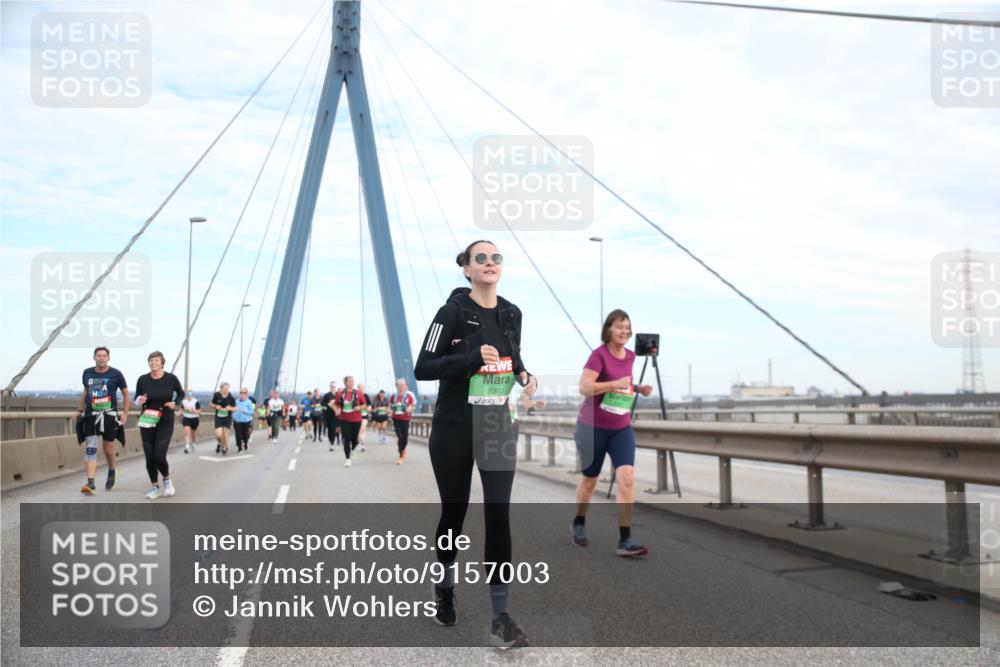 03.10.2025 - Köhlbrandbrückenlauf Jannik Wohlers http://msf.ph/oto/9157003 03.10.2025 15:35:15 Position 1 8303 meine-sportfotos.de