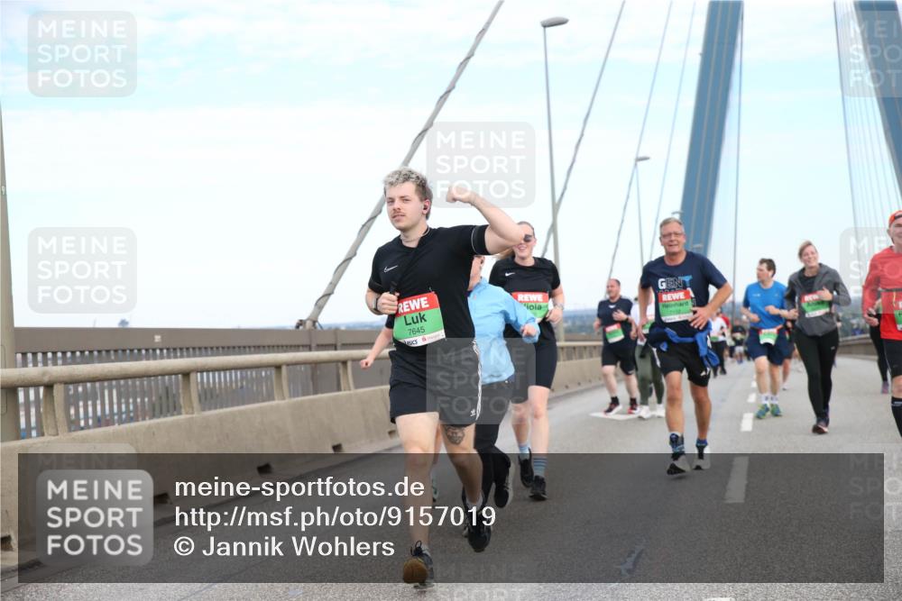 03.10.2025 - Köhlbrandbrückenlauf Jannik Wohlers http://msf.ph/oto/9157019 03.10.2025 15:35:21 Position 1 7645 meine-sportfotos.de