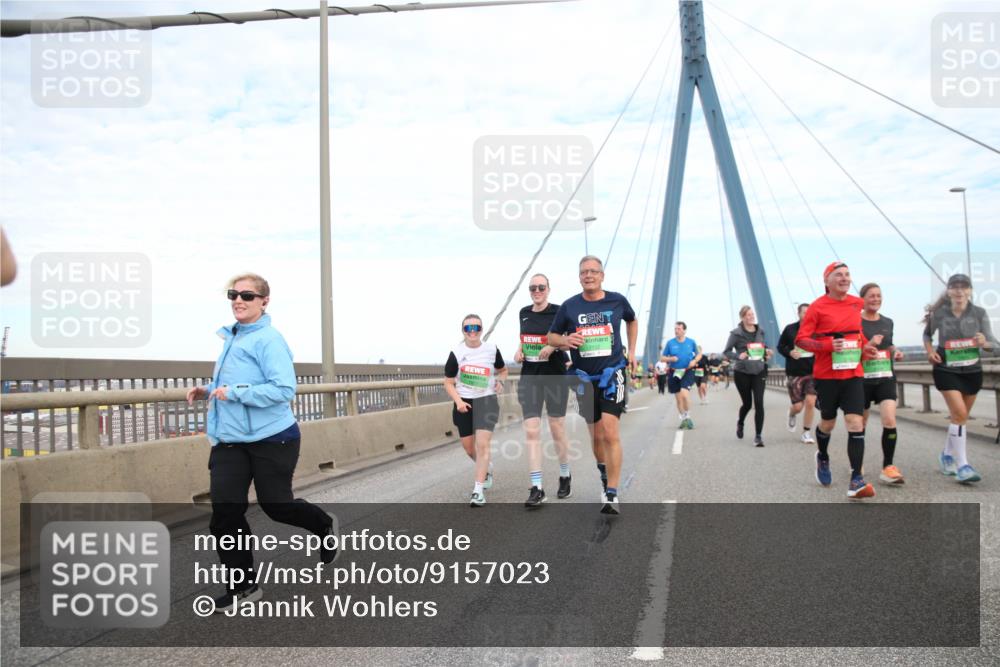 03.10.2025 - Köhlbrandbrückenlauf Jannik Wohlers http://msf.ph/oto/9157023 03.10.2025 15:35:23 Position 1  meine-sportfotos.de