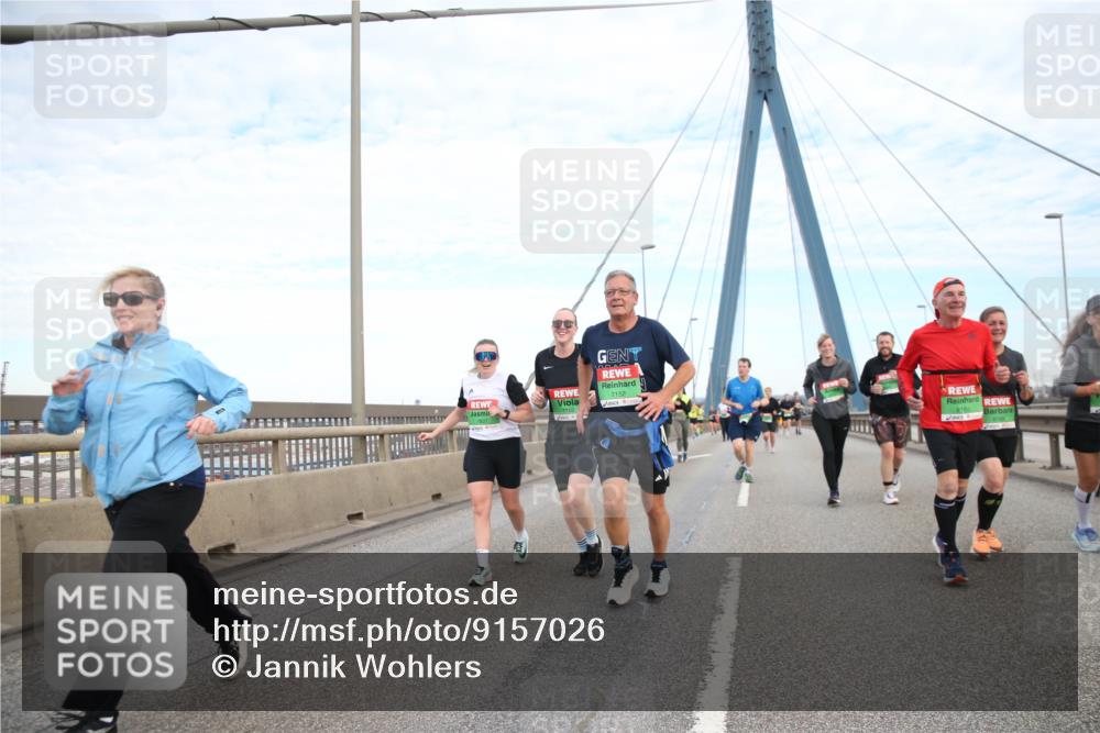 03.10.2025 - Köhlbrandbrückenlauf Jannik Wohlers http://msf.ph/oto/9157026 03.10.2025 15:35:23 Position 1 7152 meine-sportfotos.de