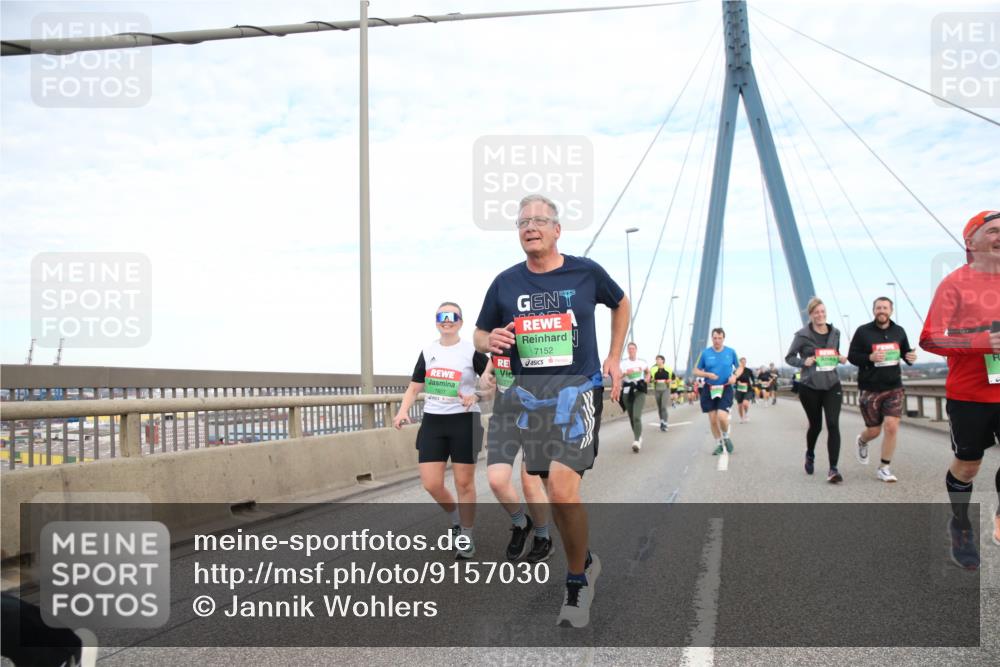 03.10.2025 - Köhlbrandbrückenlauf Jannik Wohlers http://msf.ph/oto/9157030 03.10.2025 15:35:23 Position 1 775, 7152 meine-sportfotos.de