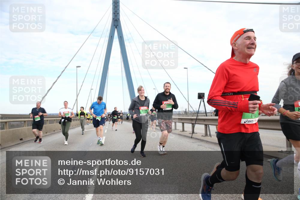 03.10.2025 - Köhlbrandbrückenlauf Jannik Wohlers http://msf.ph/oto/9157031 03.10.2025 15:35:24 Position 1 8160 meine-sportfotos.de