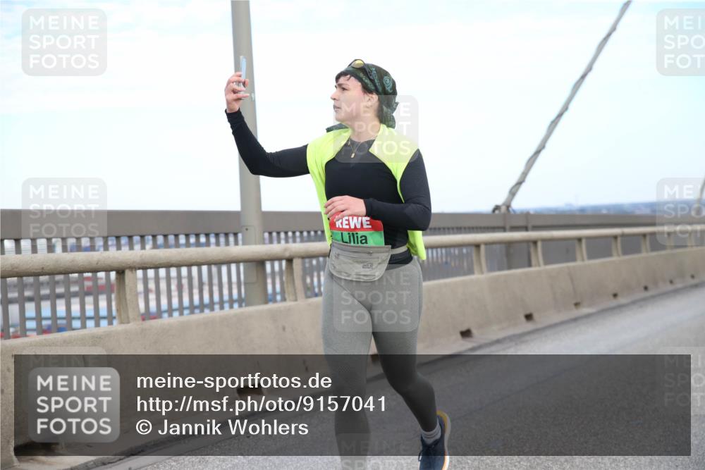 03.10.2025 - Köhlbrandbrückenlauf Jannik Wohlers http://msf.ph/oto/9157041 03.10.2025 15:35:29 Position 1  meine-sportfotos.de