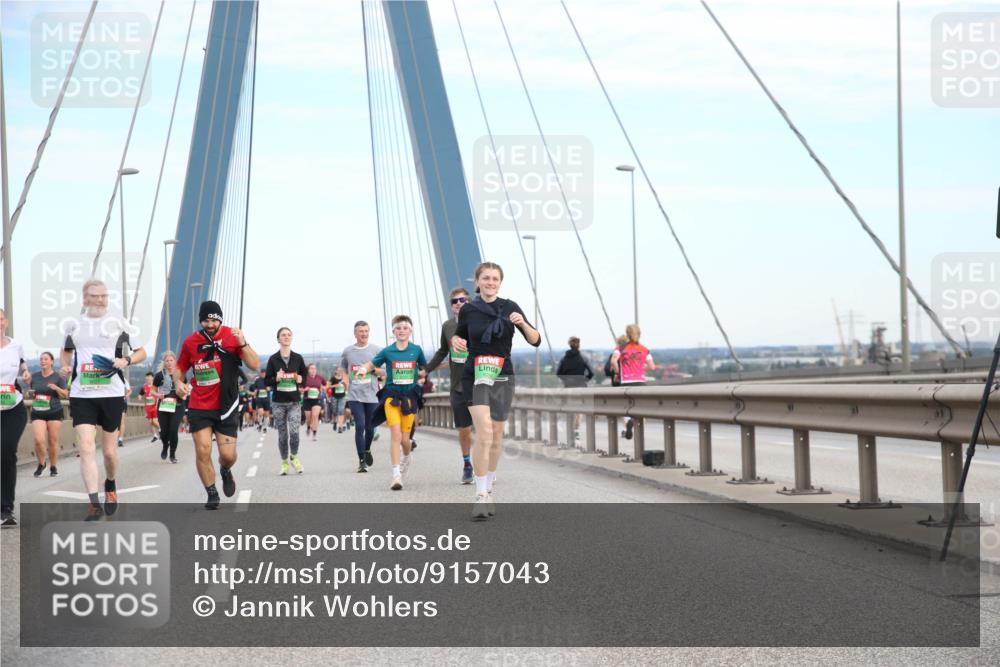 03.10.2025 - Köhlbrandbrückenlauf Jannik Wohlers http://msf.ph/oto/9157043 03.10.2025 15:35:30 Position 1  meine-sportfotos.de