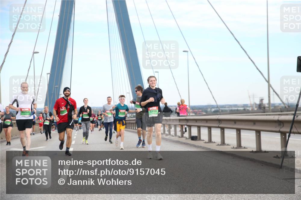 03.10.2025 - Köhlbrandbrückenlauf Jannik Wohlers http://msf.ph/oto/9157045 03.10.2025 15:35:30 Position 1 8021 meine-sportfotos.de