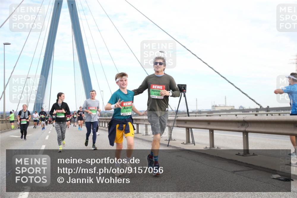 03.10.2025 - Köhlbrandbrückenlauf Jannik Wohlers http://msf.ph/oto/9157056 03.10.2025 15:35:34 Position 1 8237, 8238 meine-sportfotos.de