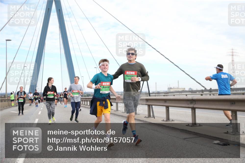 03.10.2025 - Köhlbrandbrückenlauf Jannik Wohlers http://msf.ph/oto/9157057 03.10.2025 15:35:35 Position 1 823, 8237 meine-sportfotos.de