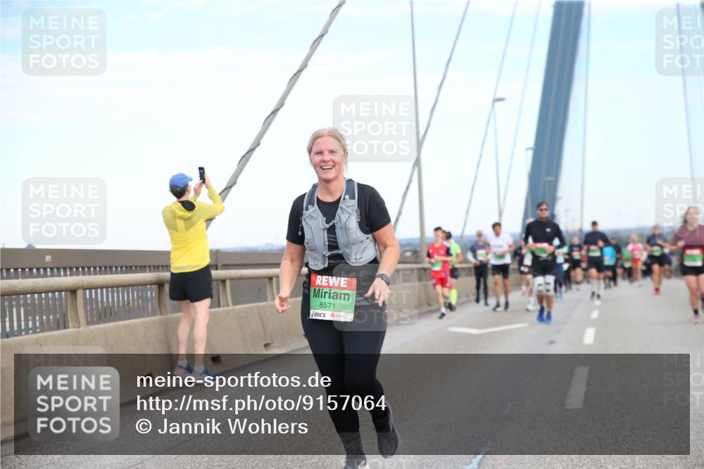 03.10.2025 - Köhlbrandbrückenlauf Jannik Wohlers http://msf.ph/oto/9157064 03.10.2025 15:35:38 Position 1 8571 meine-sportfotos.de
