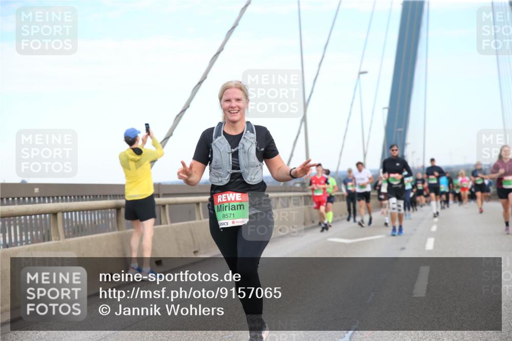 03.10.2025 - Köhlbrandbrückenlauf Jannik Wohlers http://msf.ph/oto/9157065 03.10.2025 15:35:38 Position 1 8571 meine-sportfotos.de
