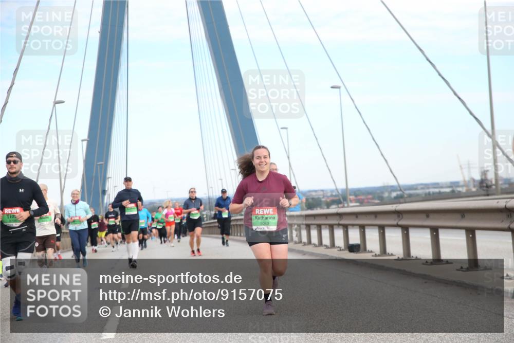 03.10.2025 - Köhlbrandbrückenlauf Jannik Wohlers http://msf.ph/oto/9157075 03.10.2025 15:35:41 Position 1 8706, 9049 meine-sportfotos.de