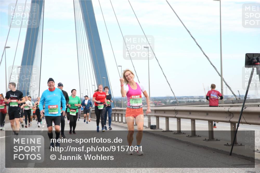 03.10.2025 - Köhlbrandbrückenlauf Jannik Wohlers http://msf.ph/oto/9157091 03.10.2025 15:35:51 Position 1 9644, 8726, 2025 meine-sportfotos.de