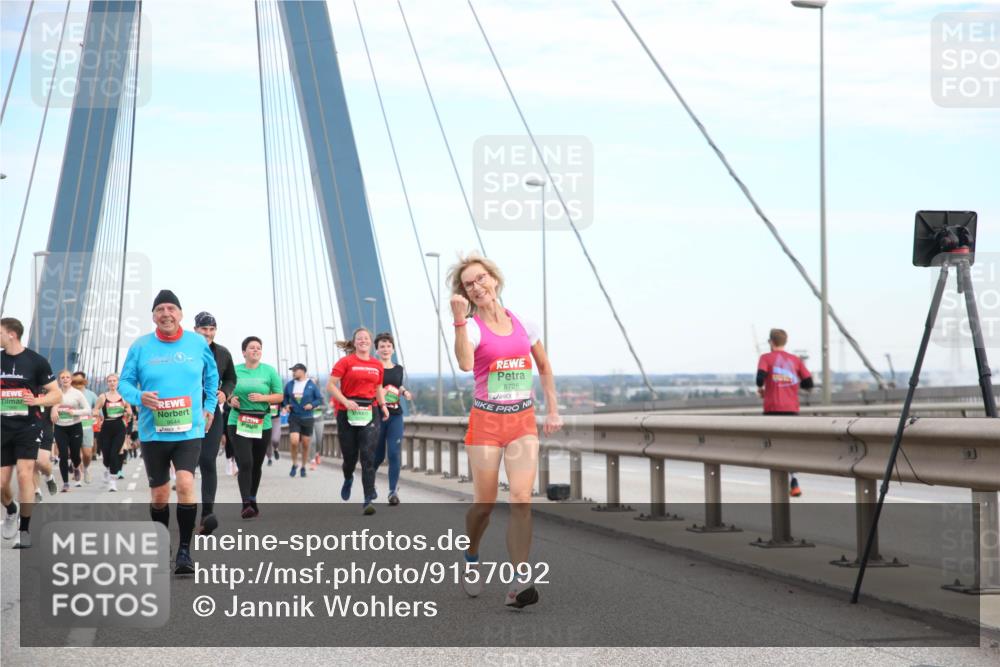 03.10.2025 - Köhlbrandbrückenlauf Jannik Wohlers http://msf.ph/oto/9157092 03.10.2025 15:35:51 Position 1 8726 meine-sportfotos.de