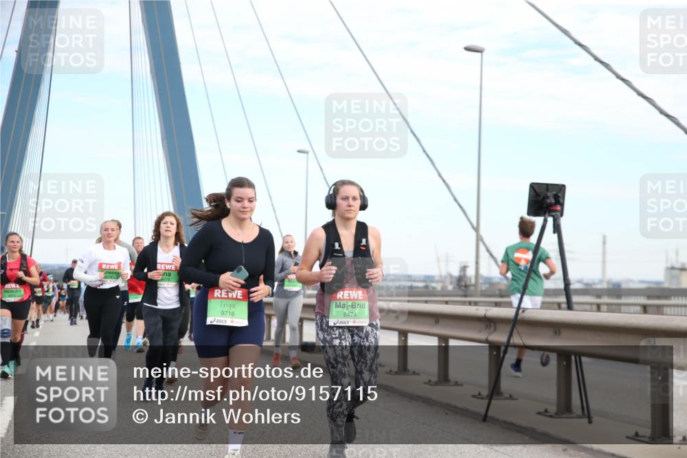 03.10.2025 - Köhlbrandbrückenlauf Jannik Wohlers http://msf.ph/oto/9157115 03.10.2025 15:35:59 Position 1 9716, 8474 meine-sportfotos.de