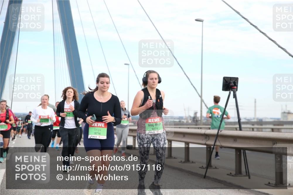 03.10.2025 - Köhlbrandbrückenlauf Jannik Wohlers http://msf.ph/oto/9157116 03.10.2025 15:35:59 Position 1 9716, 8474 meine-sportfotos.de