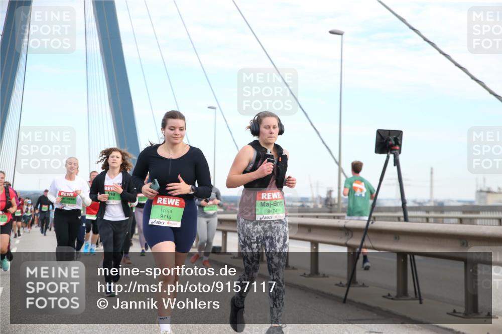 03.10.2025 - Köhlbrandbrückenlauf Jannik Wohlers http://msf.ph/oto/9157117 03.10.2025 15:35:59 Position 1 6, 9716, 8474 meine-sportfotos.de