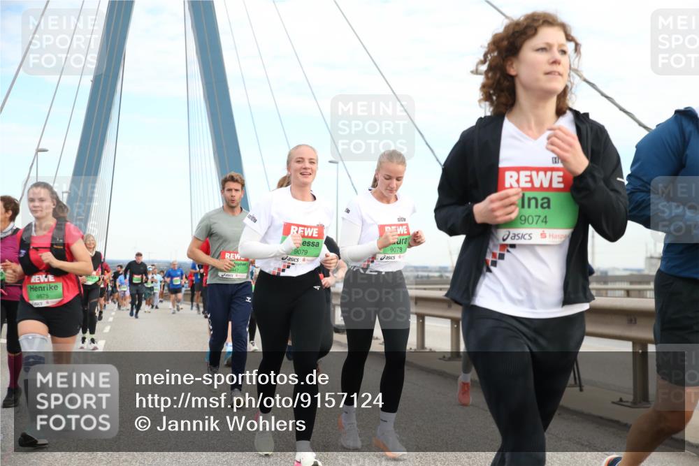 03.10.2025 - Köhlbrandbrückenlauf Jannik Wohlers http://msf.ph/oto/9157124 03.10.2025 15:36:02 Position 1 9575, 9074, 9079, 9078 meine-sportfotos.de