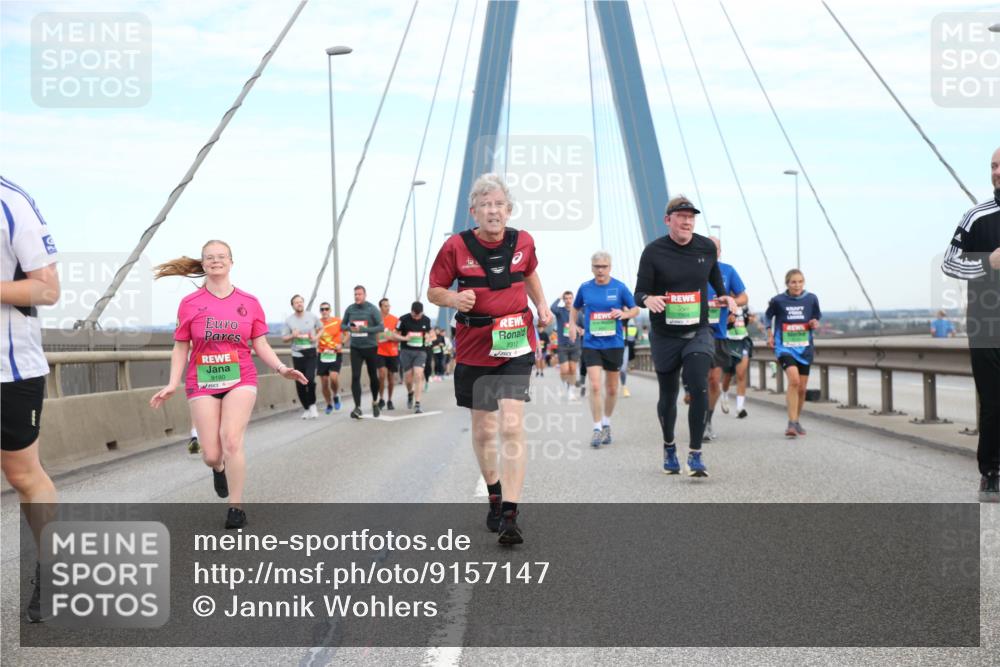 03.10.2025 - Köhlbrandbrückenlauf Jannik Wohlers http://msf.ph/oto/9157147 03.10.2025 15:36:10 Position 1 9180, 8312 meine-sportfotos.de