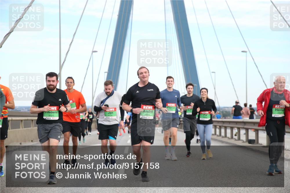 03.10.2025 - Köhlbrandbrückenlauf Jannik Wohlers http://msf.ph/oto/9157158 03.10.2025 15:36:14 Position 1 8058, 9121, 8734, 9017, 9607 meine-sportfotos.de