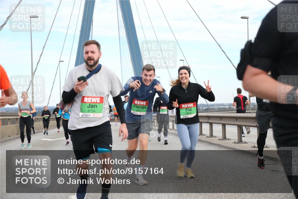 03.10.2025 - Köhlbrandbrückenlauf Jannik Wohlers http://msf.ph/oto/9157164 03.10.2025 15:36:17 Position 1 8734, 9017, 9016 meine-sportfotos.de