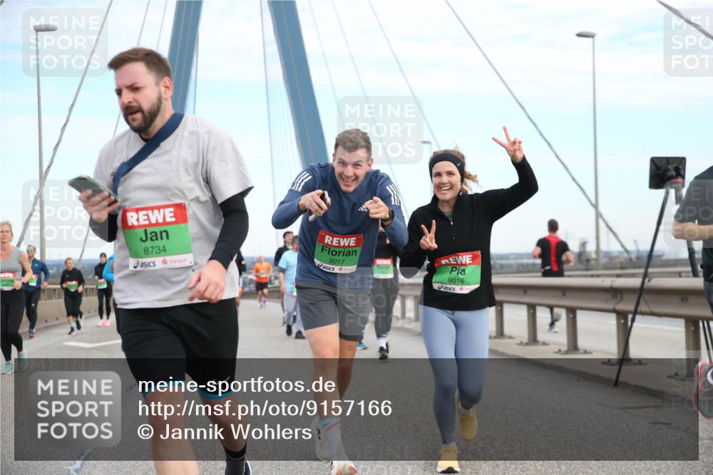 03.10.2025 - Köhlbrandbrückenlauf Jannik Wohlers http://msf.ph/oto/9157166 03.10.2025 15:36:17 Position 1 8734, 9017, 9016 meine-sportfotos.de