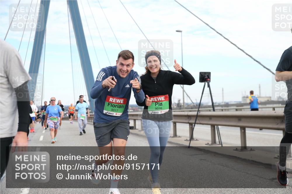 03.10.2025 - Köhlbrandbrückenlauf Jannik Wohlers http://msf.ph/oto/9157171 03.10.2025 15:36:18 Position 1 9017, 9016 meine-sportfotos.de