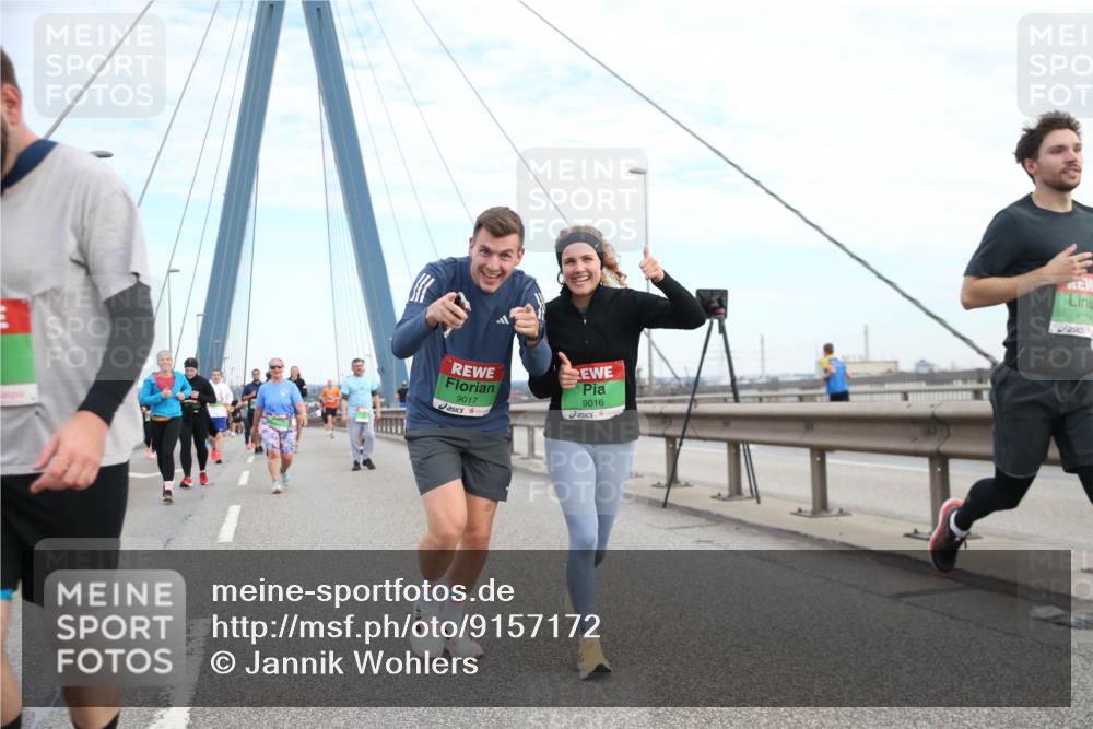 03.10.2025 - Köhlbrandbrückenlauf Jannik Wohlers http://msf.ph/oto/9157172 03.10.2025 15:36:18 Position 1 9017, 9016 meine-sportfotos.de
