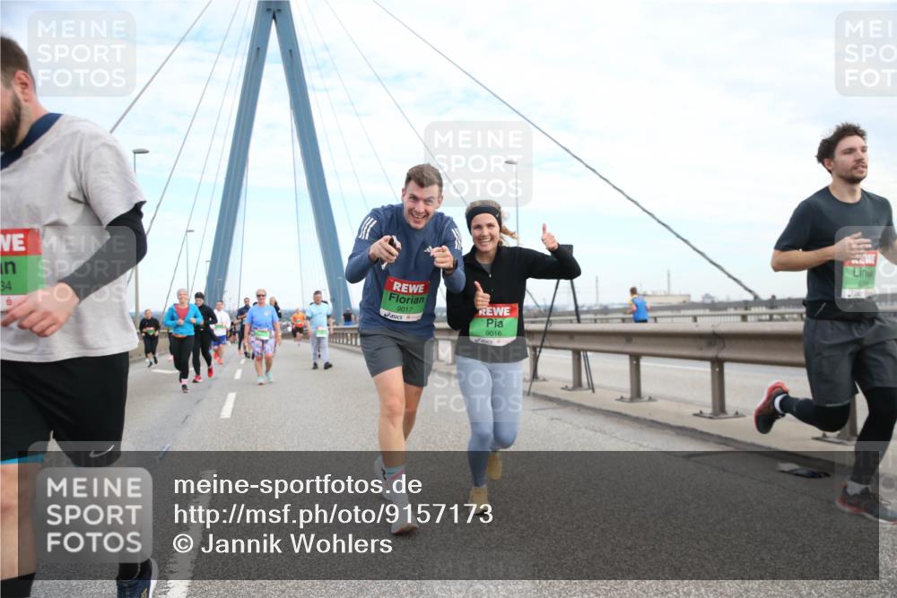 03.10.2025 - Köhlbrandbrückenlauf Jannik Wohlers http://msf.ph/oto/9157173 03.10.2025 15:36:18 Position 1 34, 9017, 9016 meine-sportfotos.de
