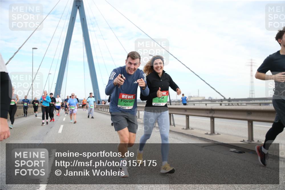 03.10.2025 - Köhlbrandbrückenlauf Jannik Wohlers http://msf.ph/oto/9157175 03.10.2025 15:36:18 Position 1 13776, 9017, 9016 meine-sportfotos.de