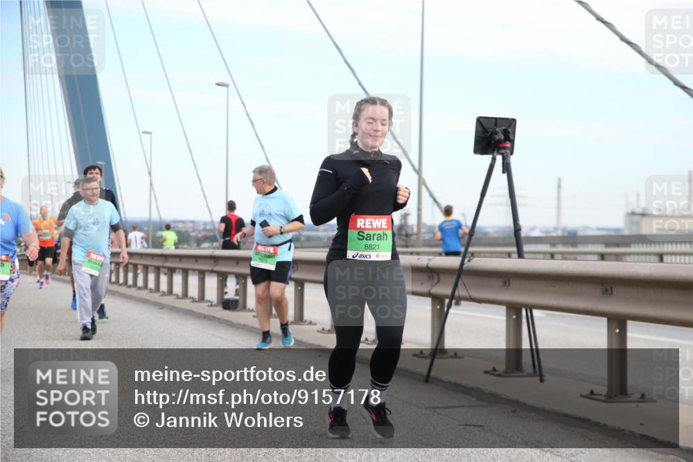 03.10.2025 - Köhlbrandbrückenlauf Jannik Wohlers http://msf.ph/oto/9157178 03.10.2025 15:36:19 Position 1 8821 meine-sportfotos.de