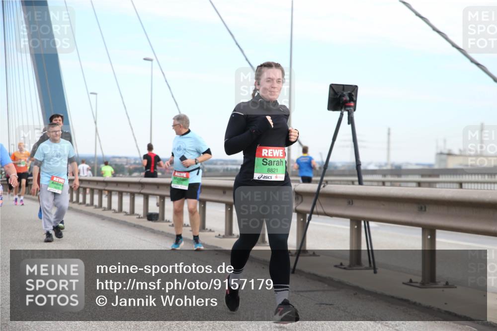 03.10.2025 - Köhlbrandbrückenlauf Jannik Wohlers http://msf.ph/oto/9157179 03.10.2025 15:36:19 Position 1 8821 meine-sportfotos.de