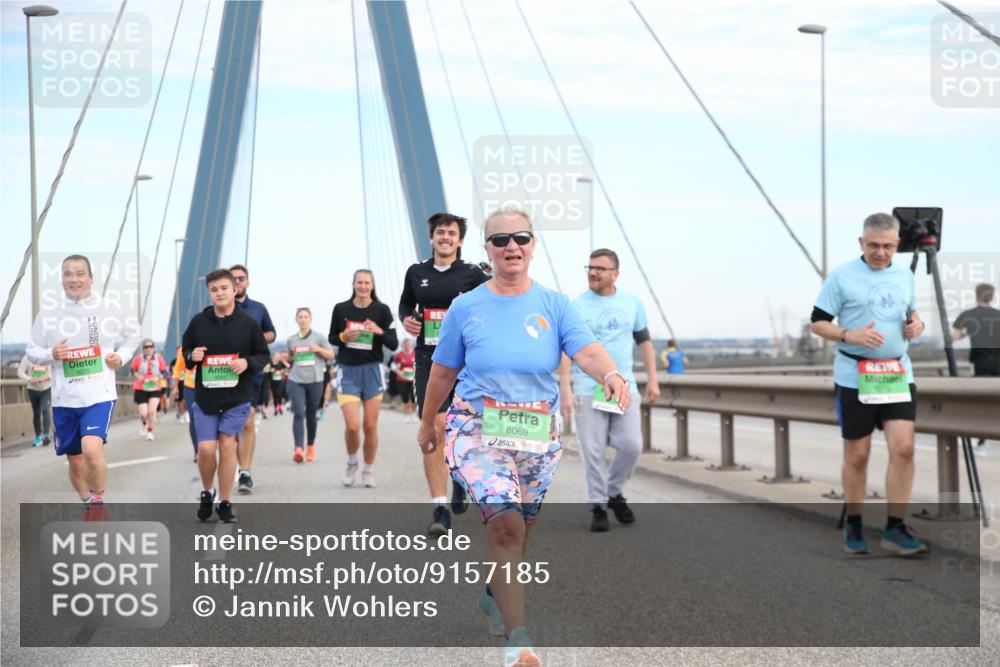 03.10.2025 - Köhlbrandbrückenlauf Jannik Wohlers http://msf.ph/oto/9157185 03.10.2025 15:36:22 Position 1 8270, 8069 meine-sportfotos.de