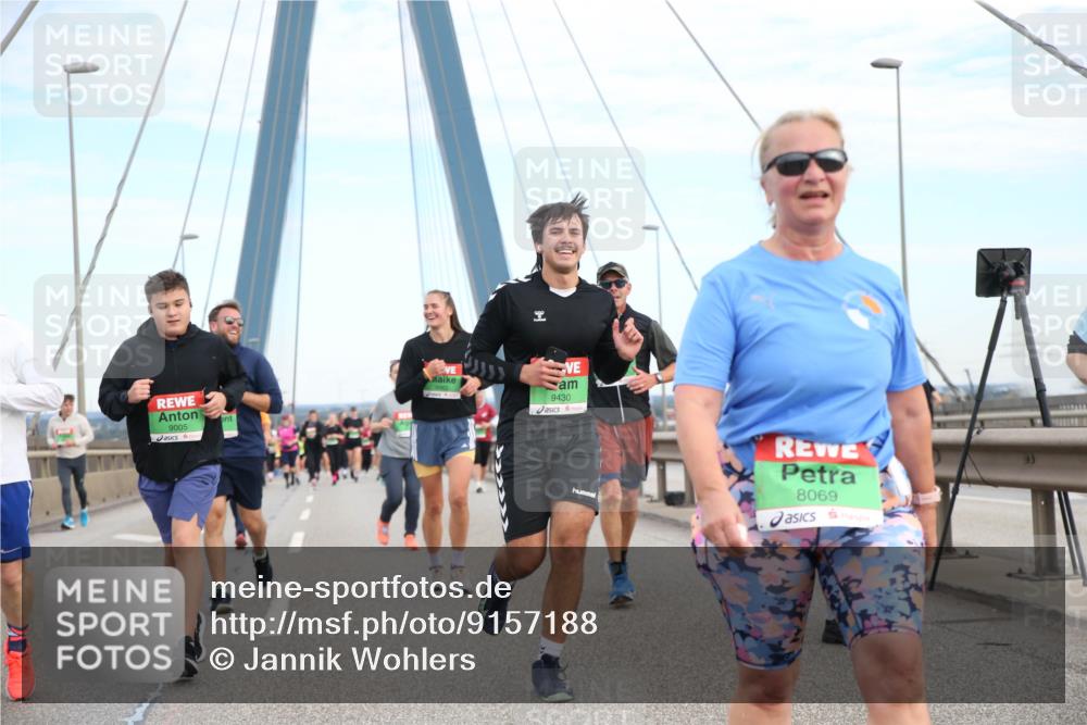 03.10.2025 - Köhlbrandbrückenlauf Jannik Wohlers http://msf.ph/oto/9157188 03.10.2025 15:36:23 Position 1 9005, 9430, 8069 meine-sportfotos.de