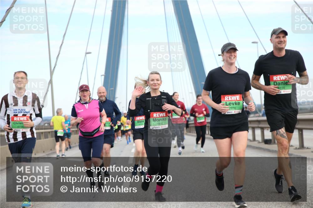 03.10.2025 - Köhlbrandbrückenlauf Jannik Wohlers http://msf.ph/oto/9157220 03.10.2025 15:36:35 Position 1 8736, 8534, 7405, 7970, 8156 meine-sportfotos.de