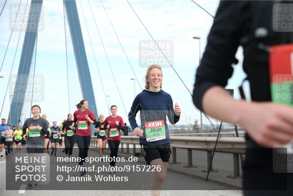 03.10.2025 - Köhlbrandbrückenlauf Jannik Wohlers http://msf.ph/oto/9157226 03.10.2025 15:36:38 Position 1 8234, 8534 meine-sportfotos.de